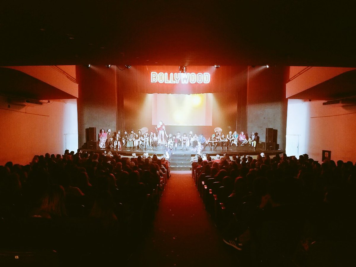 muscarijoseok's tweet photo. Gracias a las 1400 personas que este finde colmaron @espacio_ift para ver @Bollywood_OK en su tercer mes en escena de suceso teatral under 🔥 https://t.co/6rlenKxq1n