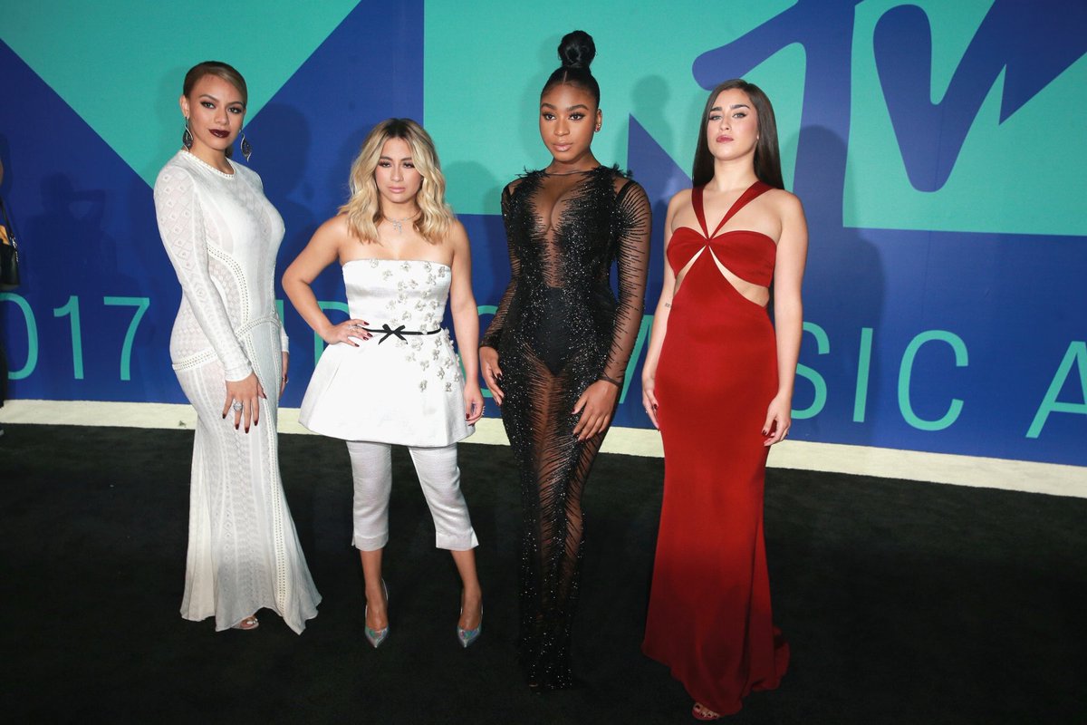 PREMUIMCONTENTV's tweet photo. Fifth Harmony at the 2017 MTV Video Music Awards #VMAs https://t.co/yLhlUXp4Nu