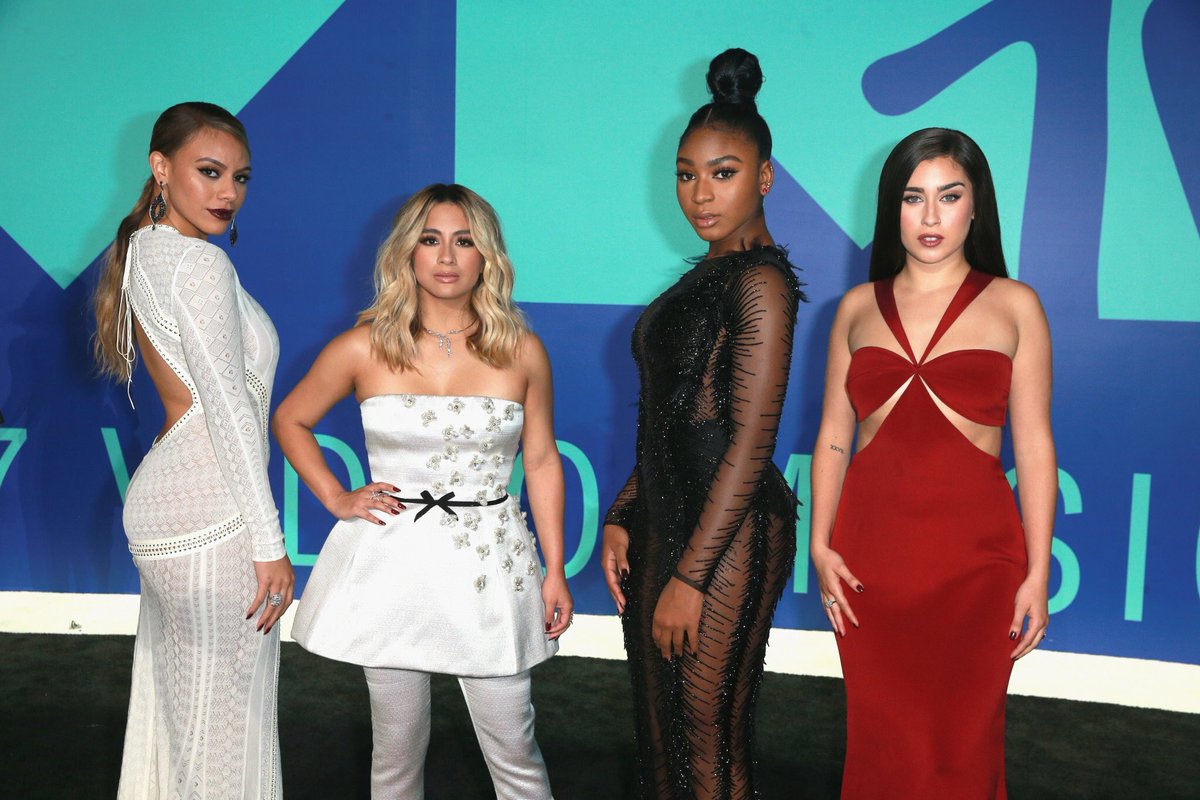 PREMUIMCONTENTV's tweet photo. Fifth Harmony at the 2017 MTV Video Music Awards #VMAs https://t.co/yLhlUXp4Nu