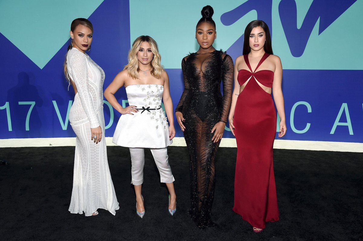 PREMUIMCONTENTV's tweet photo. Fifth Harmony at the 2017 MTV Video Music Awards #VMAs https://t.co/yLhlUXp4Nu