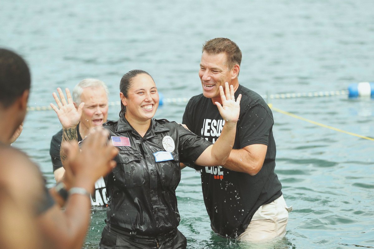 Awesome day <a href="/biltmore/">Biltmore Church</a>! In mng, began tackling the foster care crisis n #WNC. In afternoon, saw 257 baptized!🙌#blessed #reachout