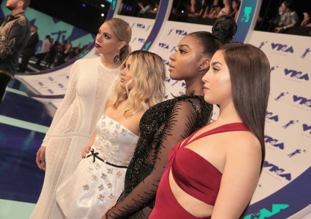 PREMUIMCONTENTV's tweet photo. Fifth Harmony at the 2017 MTV Video Music Awards #VMAs https://t.co/r5xgvbeqid
