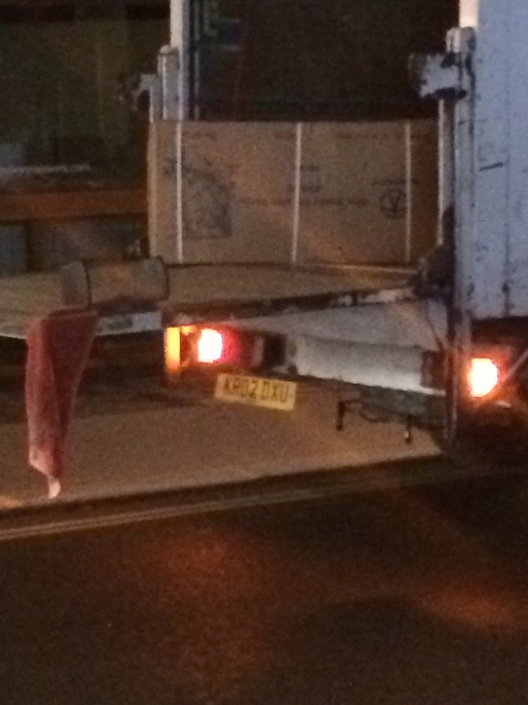 bluebadgeorguk's tweet photo. @RBKC van causes accident, with disabled vehicle parked, several hours there illegally no action! Disgraceful https://t.co/HJEoJRXbkK