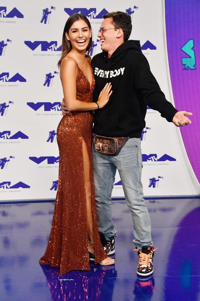PREMUIMCONTENTV's tweet photo. Logic and his beautiful wife, Jess at the 2017 MTV Video Music Awards #VMAs https://t.co/3bCGYwlqAk