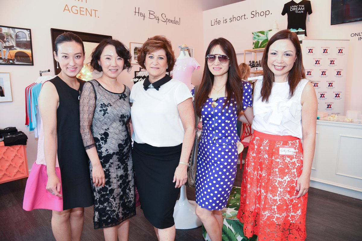 AmChCEO's tweet photo. #ACCS event in "#OnlyInBeverlyHills" w/ @AnolanLuxeworld , 30+ mbrs/friends enjoyed a happy afternoon in this cozy shop of #BeverlyHills. https://t.co/aVfTxi7sgh