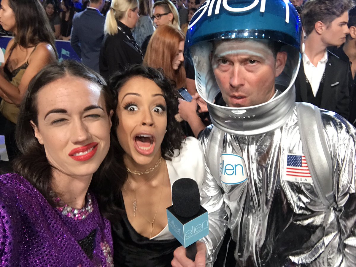 MirandaSings's tweet photo. Me and superwoman and Another guy. https://t.co/bP9VSqBvAk