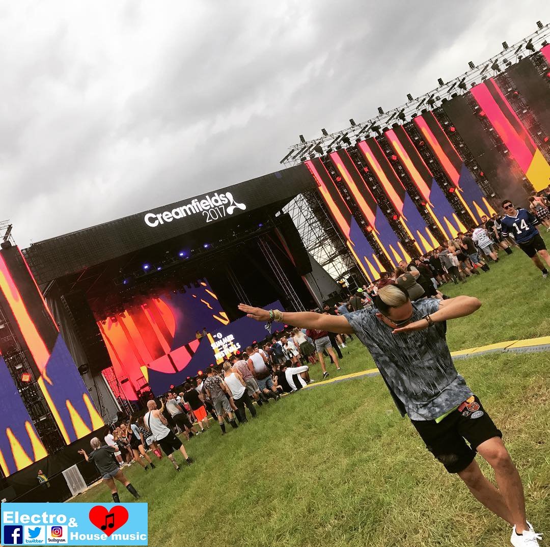 DJElectroHouseL's tweet photo. increíble fin de semana, ¡Gracias! #creamfields2017
#Creamfields #Creamfields20
🕺❤♫😍🙌👌✌🔥🔊🎶🎶 https://t.co/FMMaeUUMnU