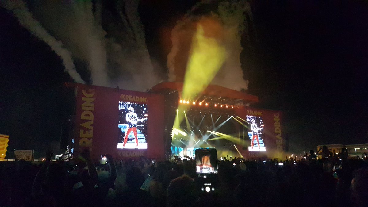becky_GAFan's tweet photo. #MuseReading #ReadingFestival #RandL2017 💕☺😊 xxx https://t.co/CBnfvvCHHa