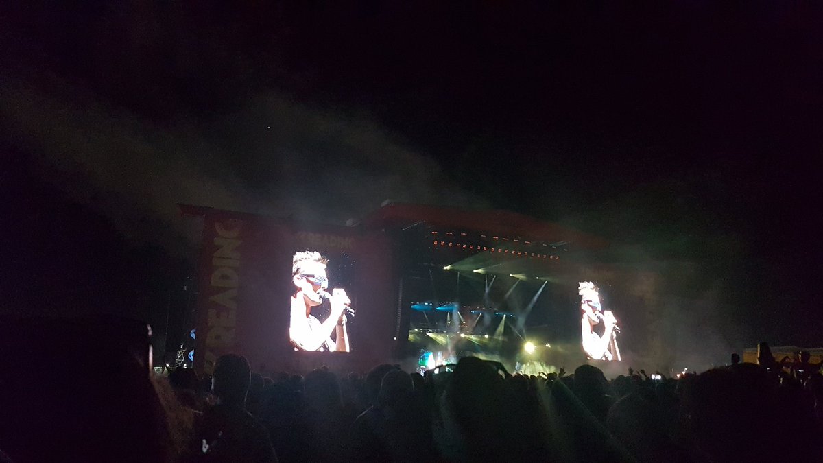 becky_GAFan's tweet photo. #MuseReading #ReadingFestival #RandL2017 💕☺😊 xxx https://t.co/CBnfvvCHHa