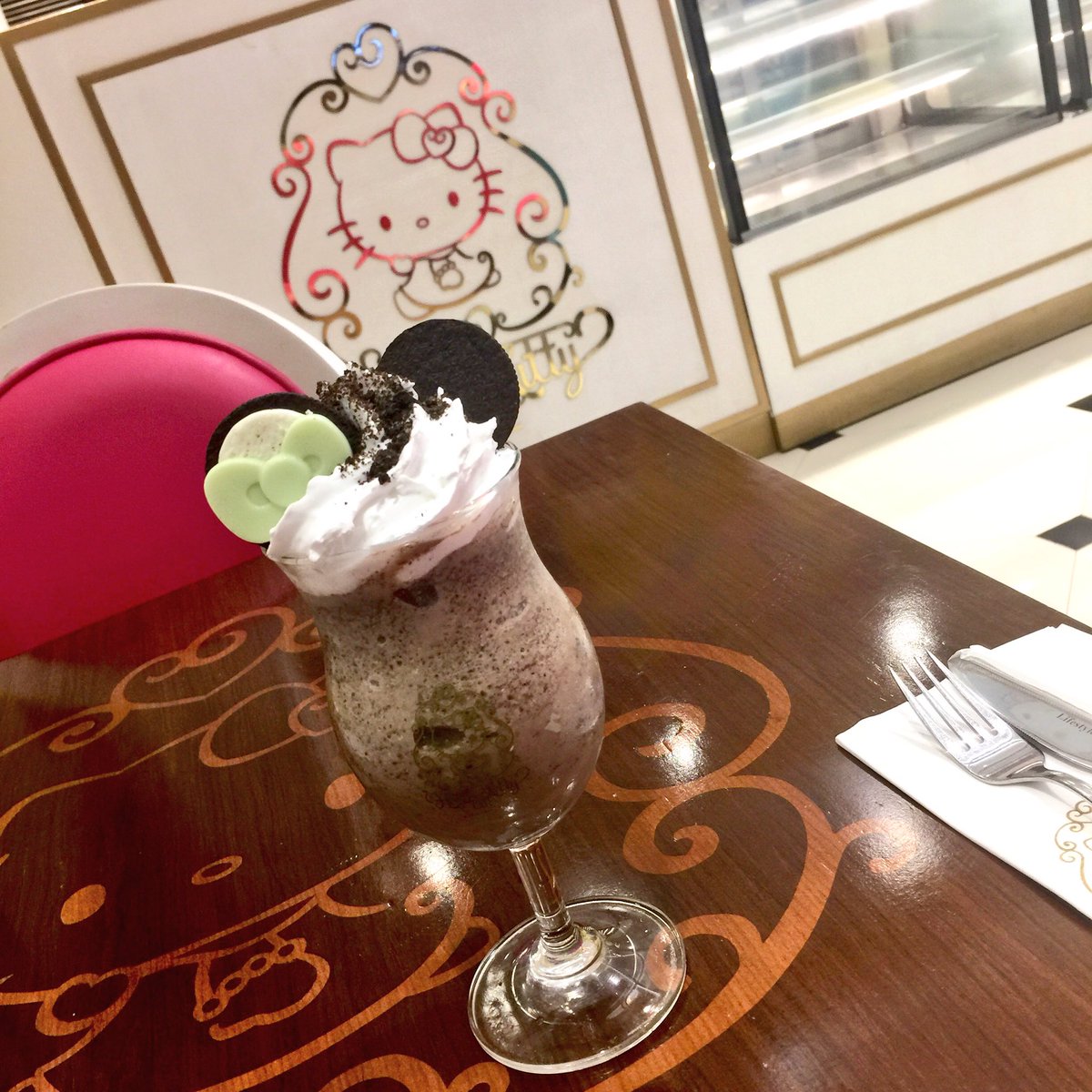 JengLeoncio's tweet photo. My Hello Kitty Cafe experience was awesome! You guys should try it too.๐
#HelloKittyCafePh https://t.co/3GAmvIuk23