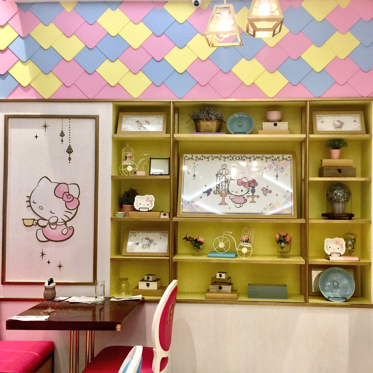 JengLeoncio's tweet photo. My Hello Kitty Cafe experience was awesome! You guys should try it too.๐
#HelloKittyCafePh https://t.co/3GAmvIuk23