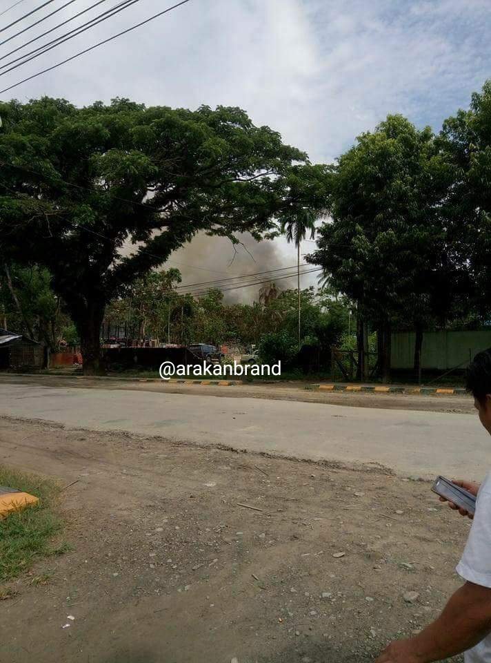 Arakanbrand's tweet photo. Now Happening

Bangali Rohingya Terrorist set fire just next to Zawdika monetary @ MaungDaw. https://t.co/4EP7uhfRjP