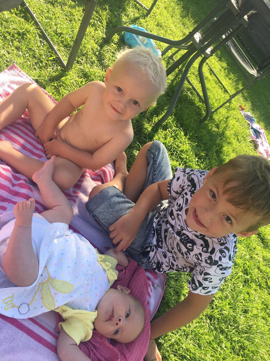 conderz3's tweet photo. Brilliant weekend with these 3 and Stefanie Parnell #family #my https://t.co/P5rHIl9m6H