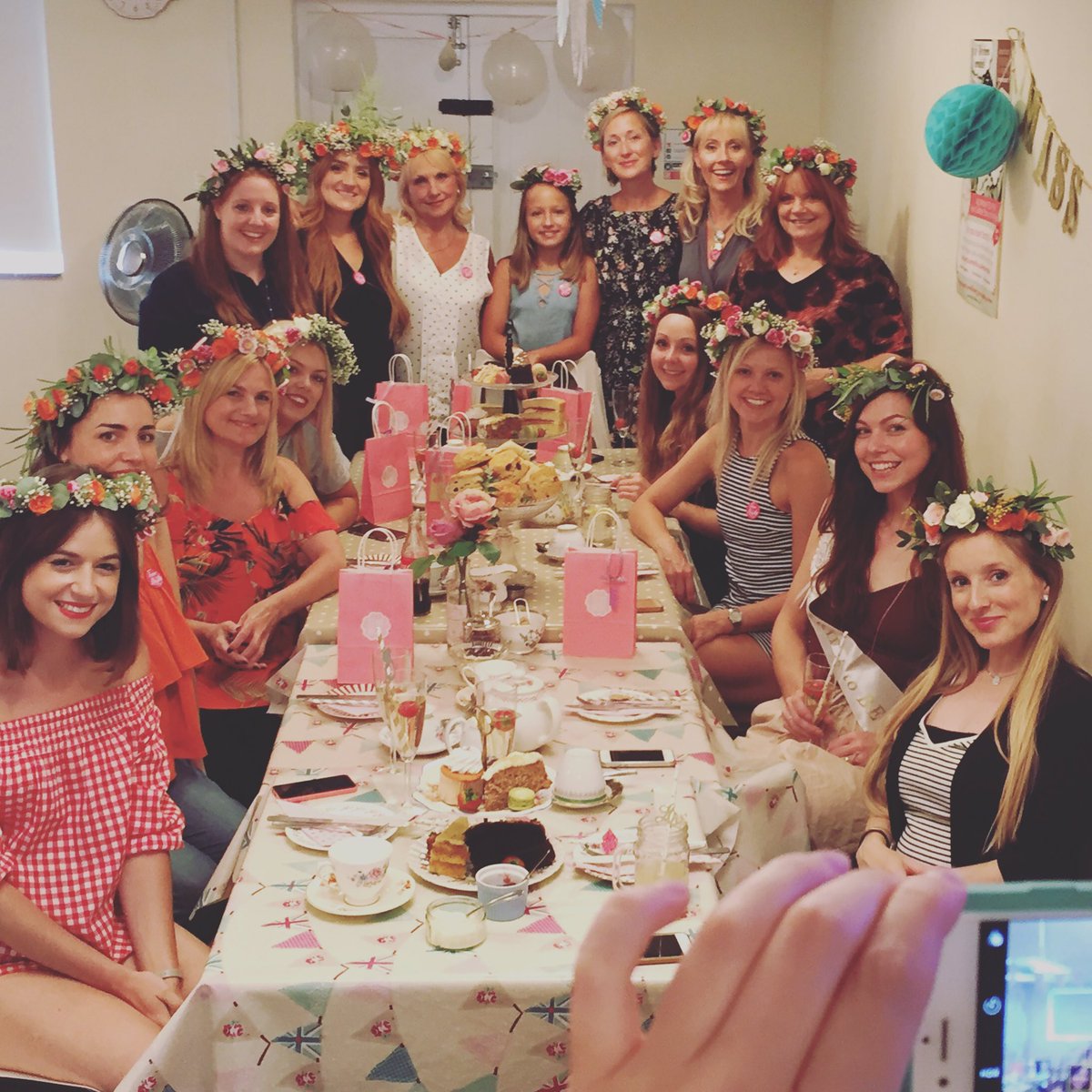 HelenCranmerFD's tweet photo. Lots of fun had with these beauties; teaching them at their Flower Crown &amp; Afternoon Tea Hen-do @dottysteahouse #Surrey 🌿🍃💚 https://t.co/Bi9tVCojYh