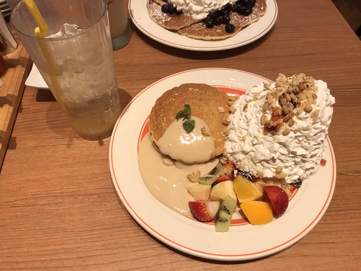 Torch_Lily2038's tweet photo. パンケーキ美味しかった〜🥞🍙 https://t.co/JXx747T0qi