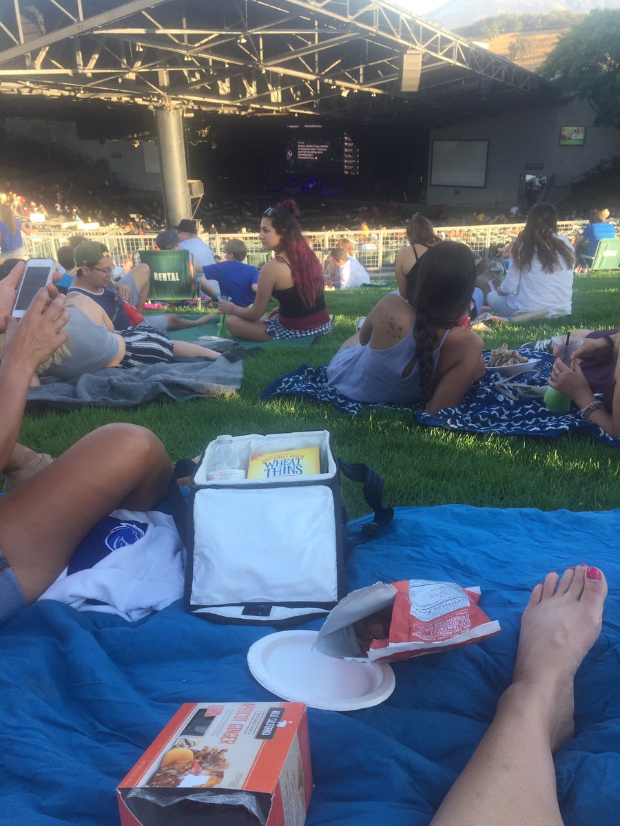 icanhelp's tweet photo. Concert picnic! Waiting to see @OneRepublic #OneRepulic #HondaCivicTour #lovetheirlyrics #lyricswithmeaning #onerepublicCANHELP https://t.co/VUoOQiioMK
