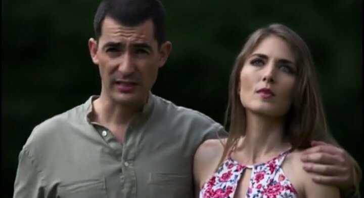 FandelorenadC's tweet photo. García @LorenaDelCast  Le dice a Rivero que se siente feliz #LorenaDelCastillo #ESDLC5 https://t.co/MoDRvZyZYr