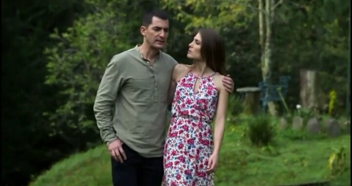 FandelorenadC's tweet photo. García @LorenaDelCast  Le dice a Rivero que se siente feliz #LorenaDelCastillo #ESDLC5 https://t.co/MoDRvZyZYr