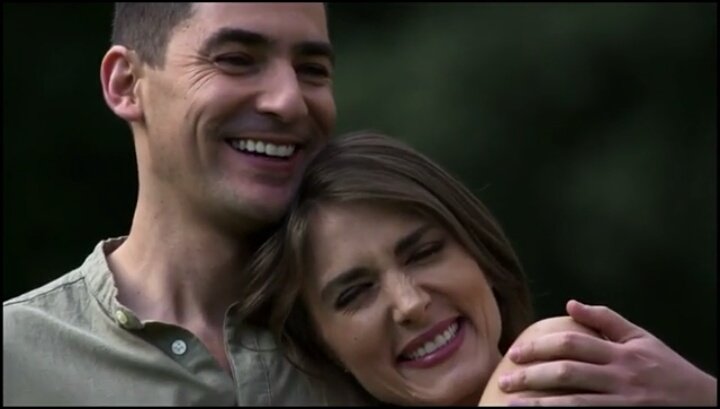 FandelorenadC's tweet photo. García @LorenaDelCast  Le dice a Rivero que se siente feliz #LorenaDelCastillo #ESDLC5 https://t.co/MoDRvZyZYr
