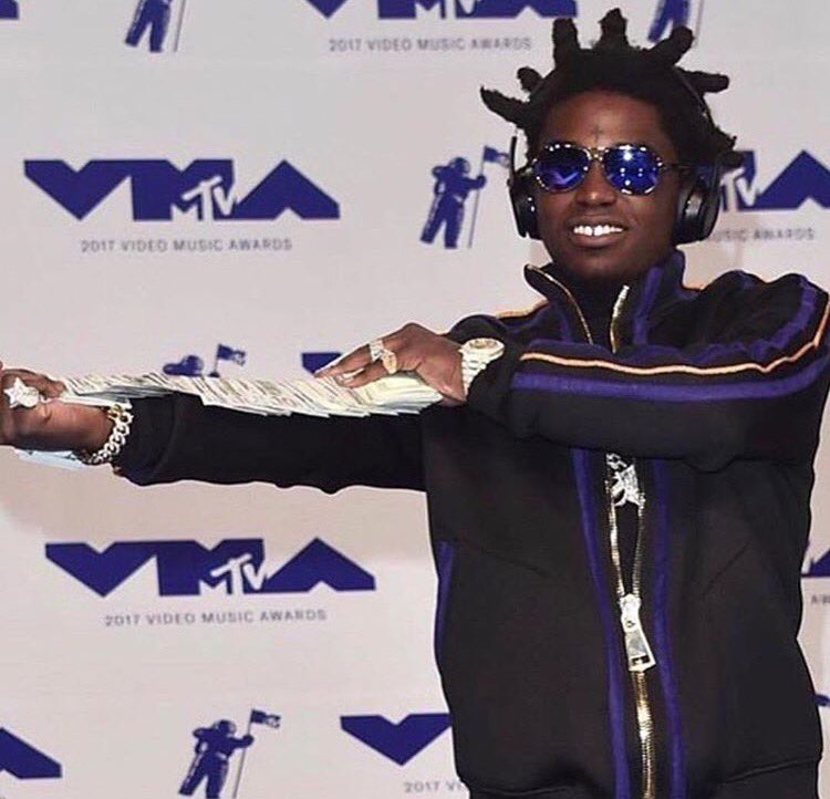 kharma_1's tweet photo. Brought Broward To The VMA'S @KodakBlack1k https://t.co/QyzeugLBtz