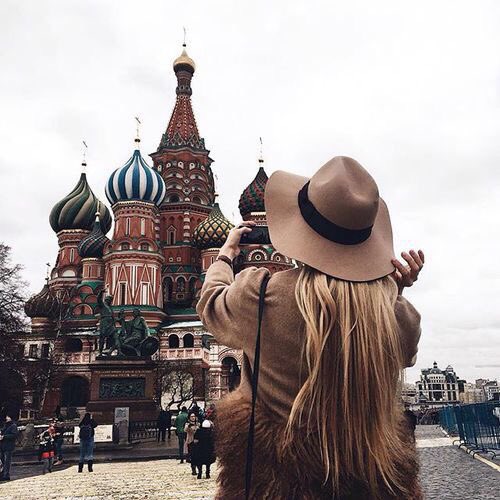 xLuawitch's tweet photo. Una rusa de primavera, haciendo amigos por el mundo.
❄️Irina Smirnova
❄️Ravenclaw de Intercambio
#AfterBattleRol https://t.co/HMpIT2mMtk