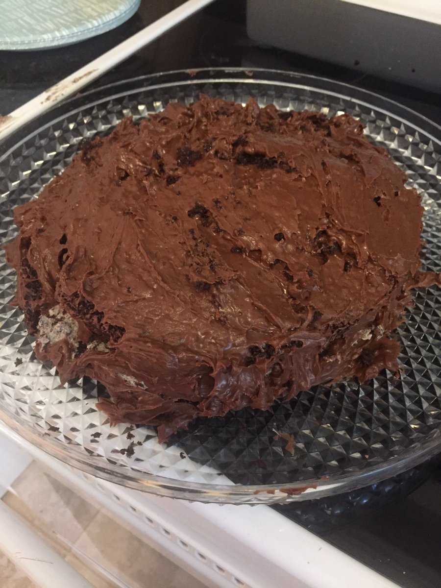 dancingwithash's tweet photo. Pretty much nailed this Pinterest cake I tried tonight. https://t.co/aEZlxHTmhD