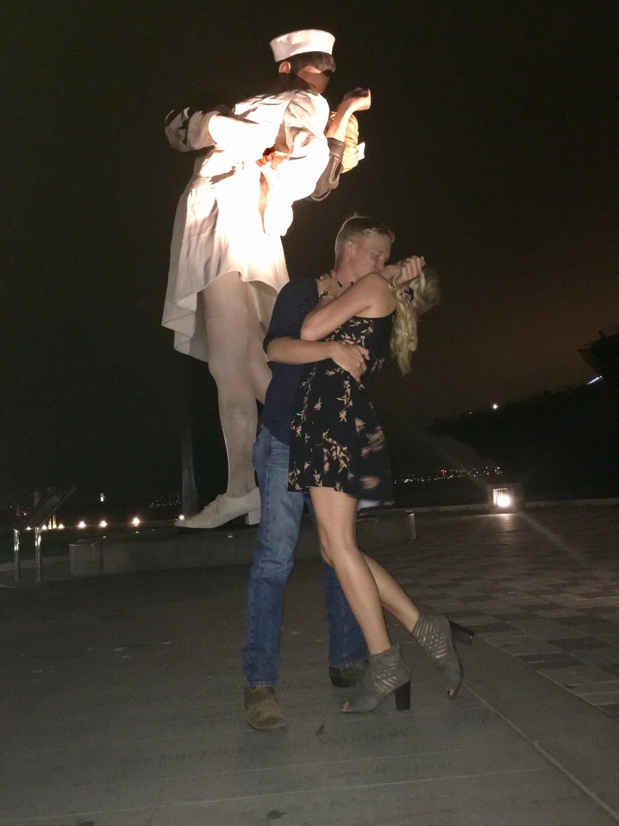 Andrew_Yeary's tweet photo. If you're not doing it like this boys you might wanna fix your shit💍 https://t.co/q98NGxRUD7