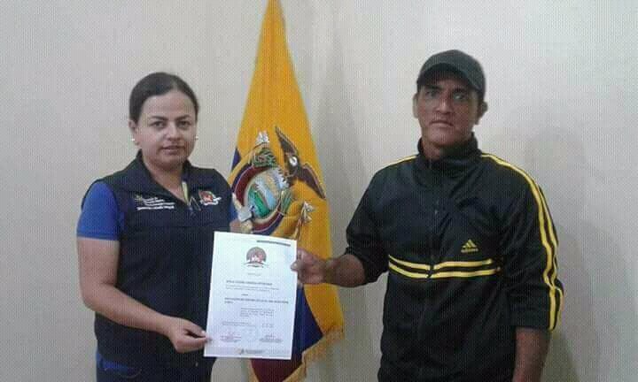 TejadaBeczaida's tweet photo. Edin Roberth primer acreditado como pescador artesanal por el Instituto Superior Tecnologico de El Oro refrendada por la SENESCYT💪💪💪💪🐜🐜🐜 https://t.co/pACKGpgxBG