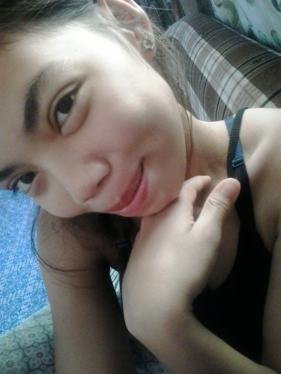 MayrillLagman's tweet photo. pabebe :) https://t.co/VEbj6qVd1Y