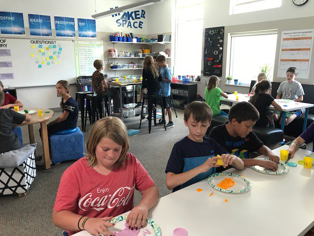 Students using play doh to tell their story #makewriting. Thanks <a href="/KarlyMoura/">Karly Moura</a>!