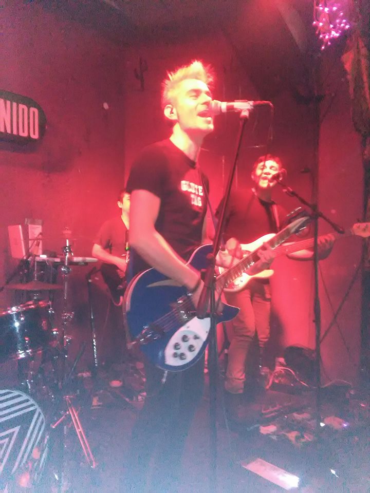 infinitosmich's tweet photo. Que bien tocan estos dudes, por favor, regresen pronto a Morelia @lagusanaciega https://t.co/QKKSwTr0FA