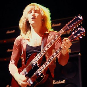 Happy birthday to the greatest underrated guitarist of all time! Alex Lifeson!!  