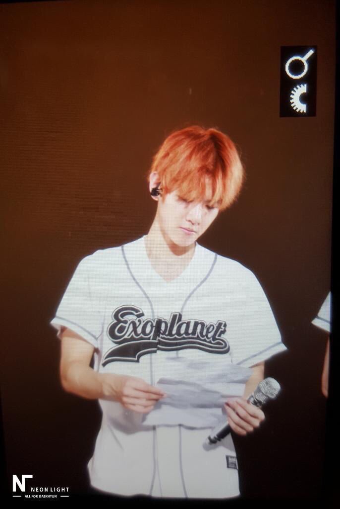 emomuIIet's tweet image. Rmbr when he read a fan letter he found&amp;amp; we all thought he was emotional n then the writer was like "uh..he couldnt read it, it was english"