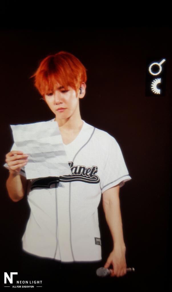 emomuIIet's tweet image. Rmbr when he read a fan letter he found&amp;amp; we all thought he was emotional n then the writer was like "uh..he couldnt read it, it was english"