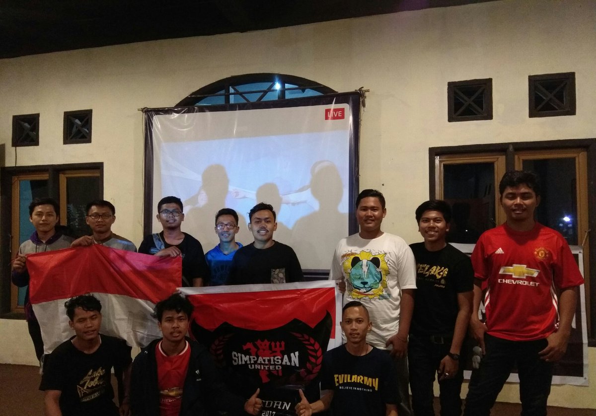 Thanks buat teman-teman yang sudah datang nobar MU vs Leicester
#GGMU
#SIMPATISANUNITED
#SIMPATISANUNITEDMEDAN
#MUFC