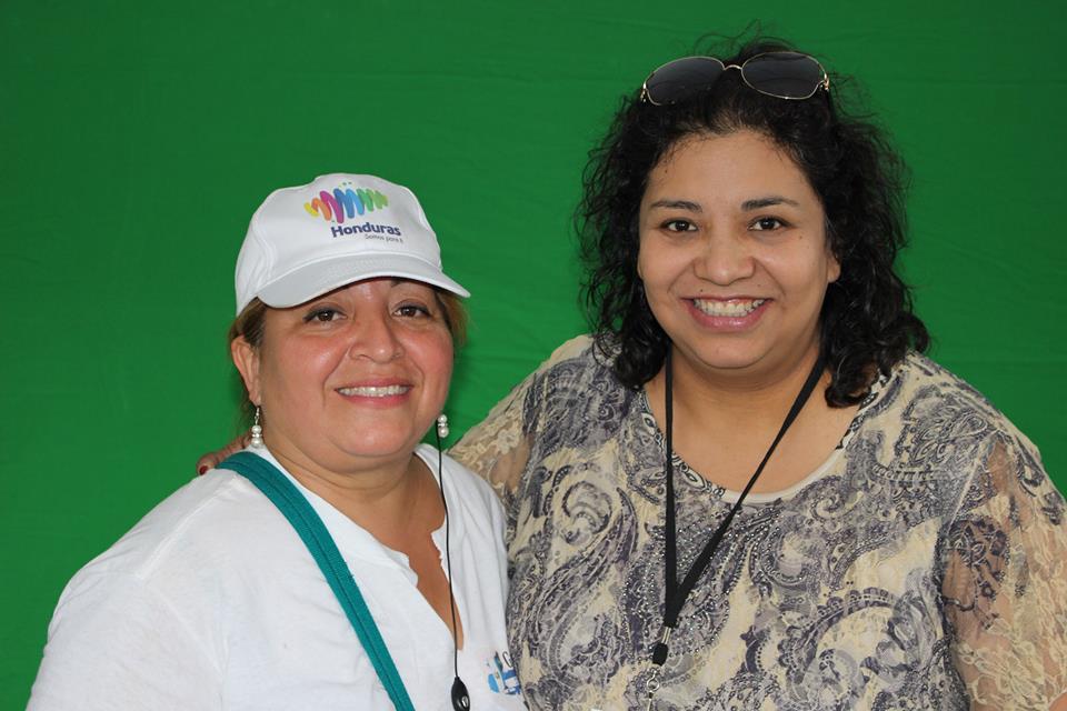 AranavaTV's tweet photo. https://t.co/0k1QX0pZdS presente en los mejores eventos. 
Gracias Elena Melendez, por la invitación! https://t.co/oGFnhSYBt2