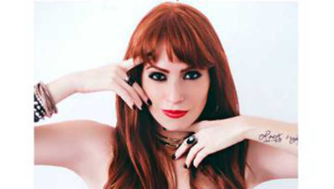 Enterados_pe's tweet photo. Escucha la versión pop rock de #LaGataBajoLaLluvia de la voz de #StephRed → https://t.co/oOmgWzposO #Música #Perú #PopRock #RocíoDurcal https://t.co/l5dNOo4szx