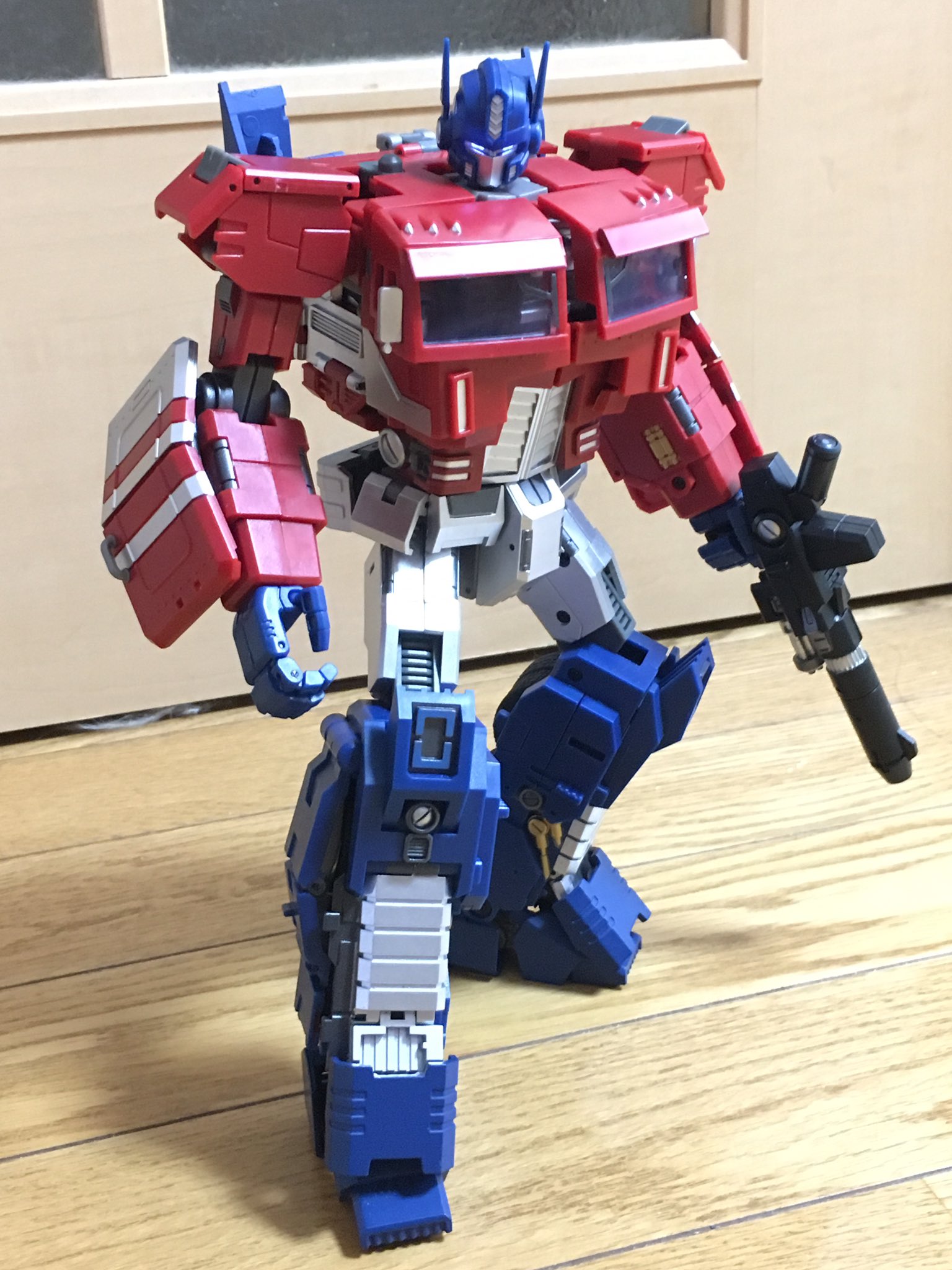 トランスフォーマー 非正規 オプティマスプライム ぽい 人 （TF