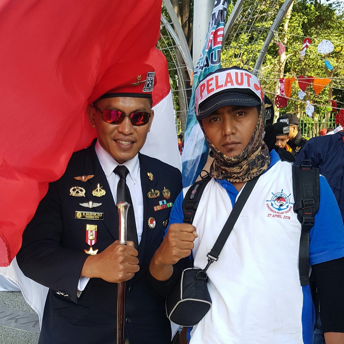 Ridzky25's tweet photo. at @disnakertransb @fspkep_kspi @Iskandarlawyer @fsp_farkes @FSPILN @PelautRI BURUH HARUS BERSATU.... LAWAN KAUM KAPITALIS...!!!! https://t.co/yYLAPI1R8x