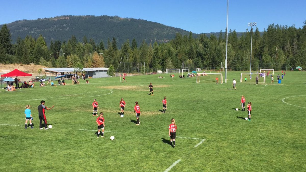 meloj05's tweet photo. Has been great coaching the @CSWUSoccerClub Premiers07 girls this weekend, Shore'N'SocerCup gold medal🥇winners in Salmon Arm BC. #SWUPROUD https://t.co/yAzDnOyn17