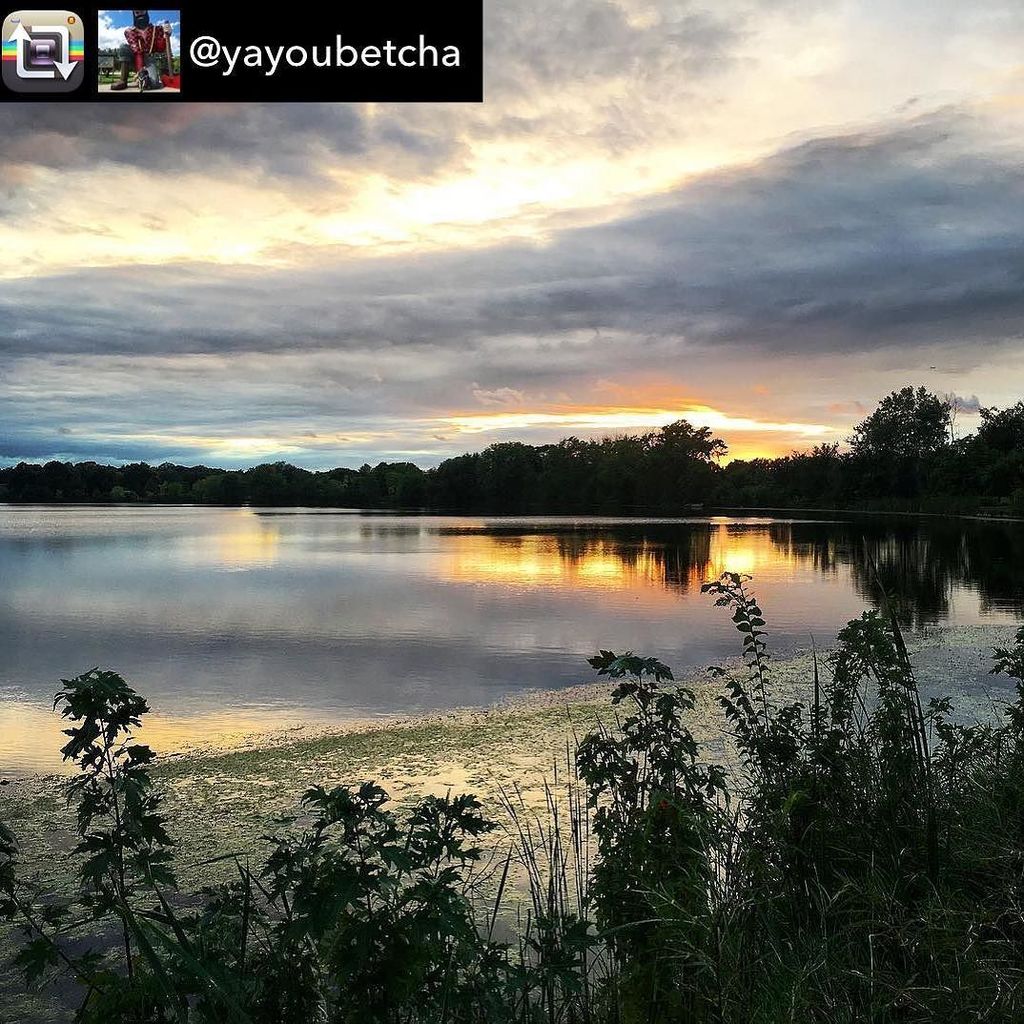 NokomisLife's tweet photo. 📷: @yayoubetcha - Last day of summer break sunset.
.
#captureminneapolis #mprphotos #stdothis #captureminnesota … https://t.co/J8haLX1Kv0 https://t.co/FCVjuQk9E9