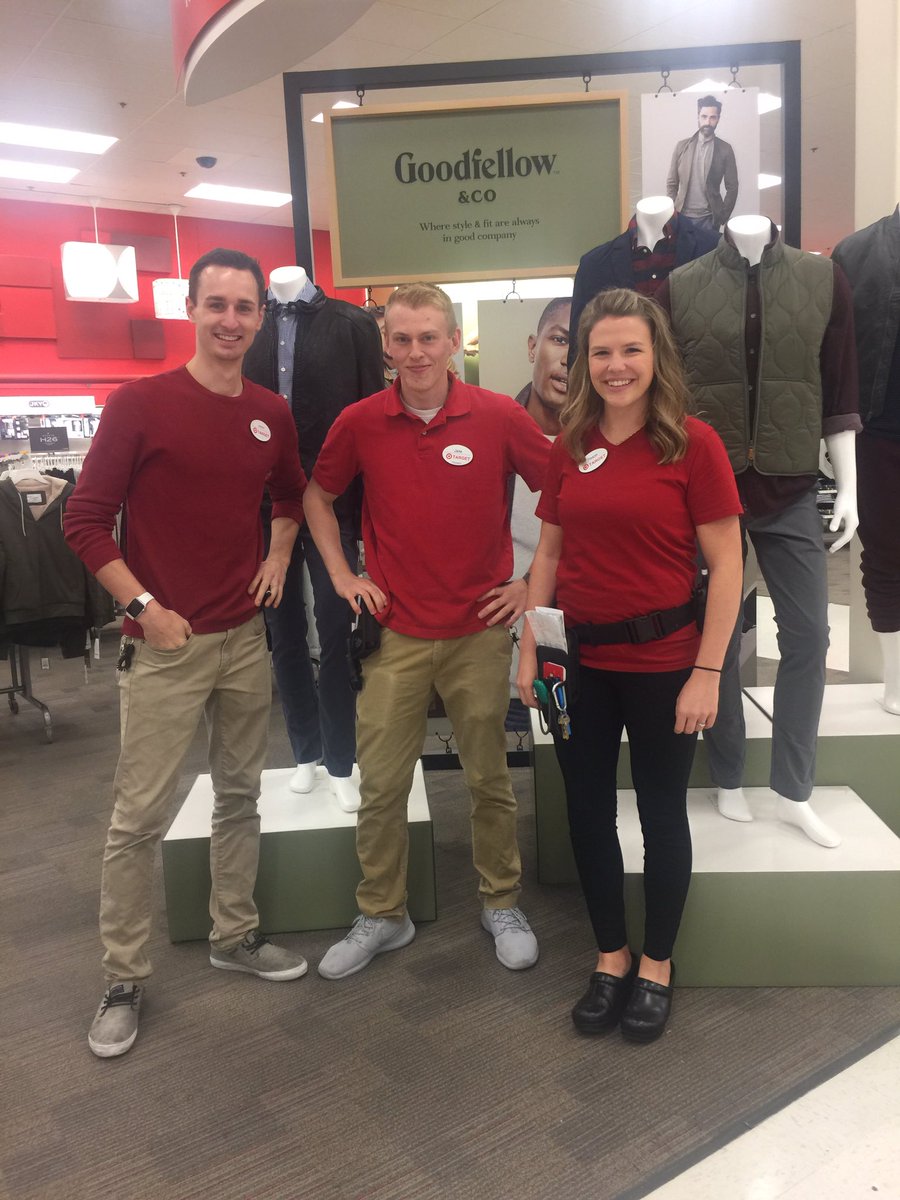 ReAnnWilson's tweet photo. Closing 0663 down with my "Goodfellows" after a successful launch! All of us repping #LookingGoodFellow and #aNewDayinR100 https://t.co/ai8l8lKReA