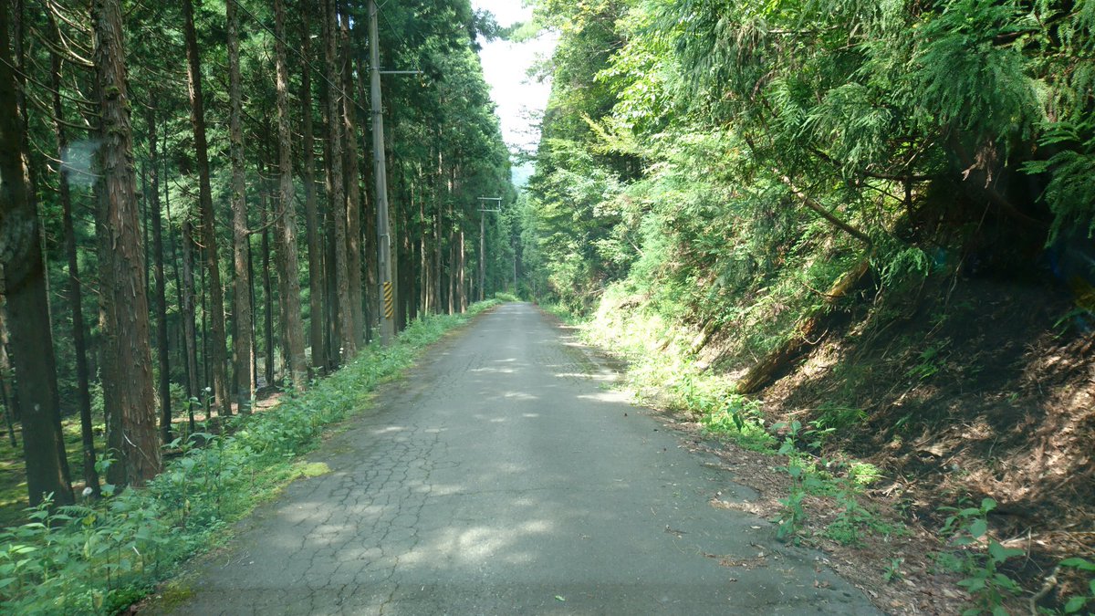 Ja9uip井尻 おおい町名田庄虫谷集落 虫鹿野から川沿いに4kmほど 杉林の中を抜け 入り口には看板が 4 5軒家があるが 現在は おばちゃん一人が住んでいるだけ Ja9uip井尻 おおい町名田庄虫谷集落 虫鹿野から川沿いに4kmほど 杉林の中を抜け 入り口には看板が 4 5軒家があるが 現在は おばちゃん一人が住んでいるだけ
