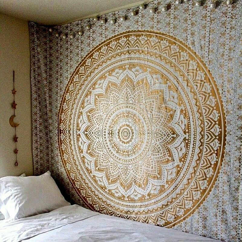 AshIeyTurner's tweet photo. I love these tapestries from https://t.co/FyRFYUwEcT they are going to be perfect in my dorm this fall 🍂🍃🍁 https://t.co/ijAYeET6T6