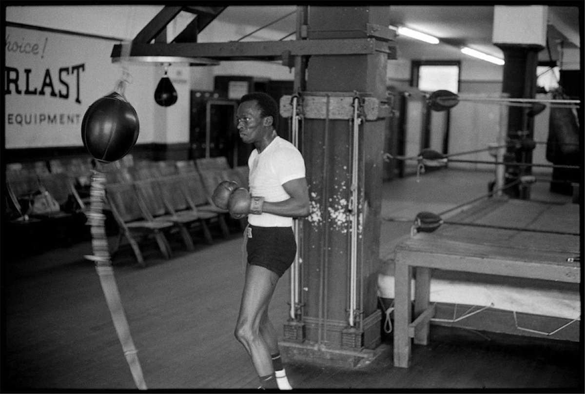 Legendary jazz musician Miles Davis at Gleason's Gym in New York City, 1970 #boxing #history #jazz