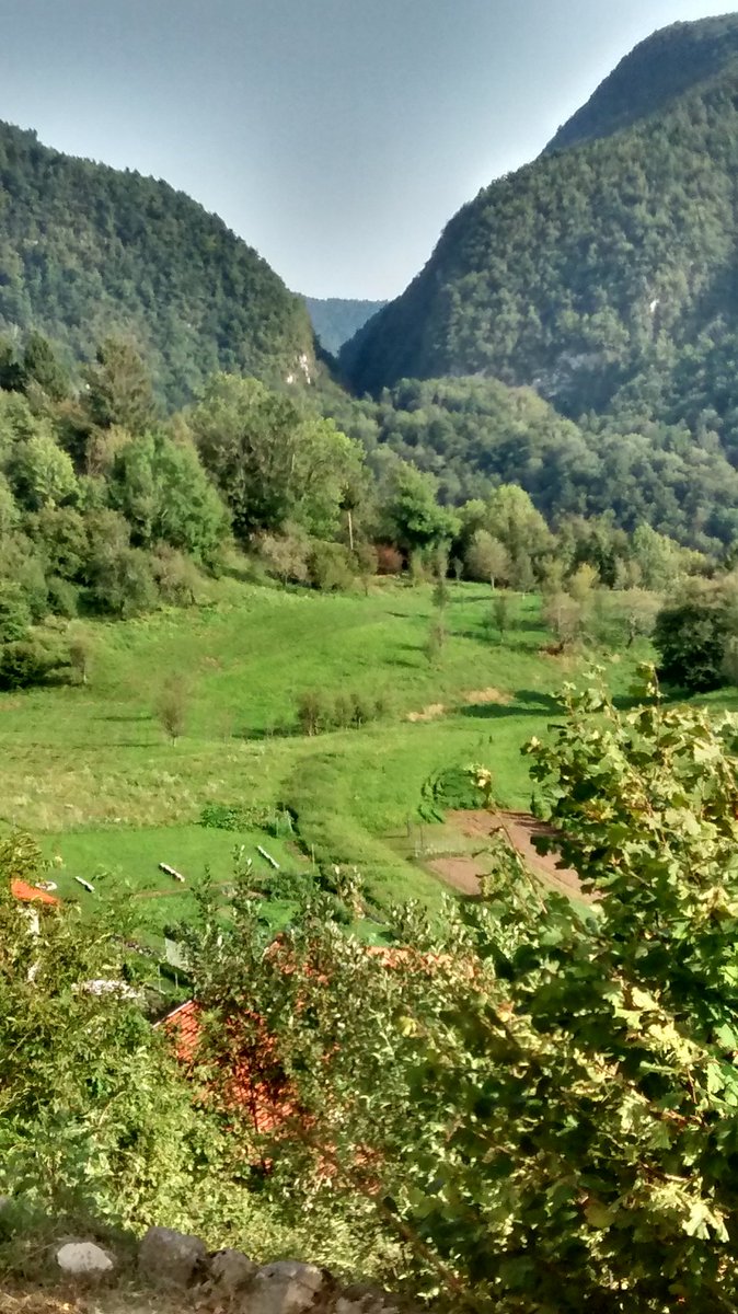 ch_gruetze's tweet photo. Yesterday's final stop: a windgap west of Kobarid. @UniJena Alps Excursion https://t.co/B095Em0uK2