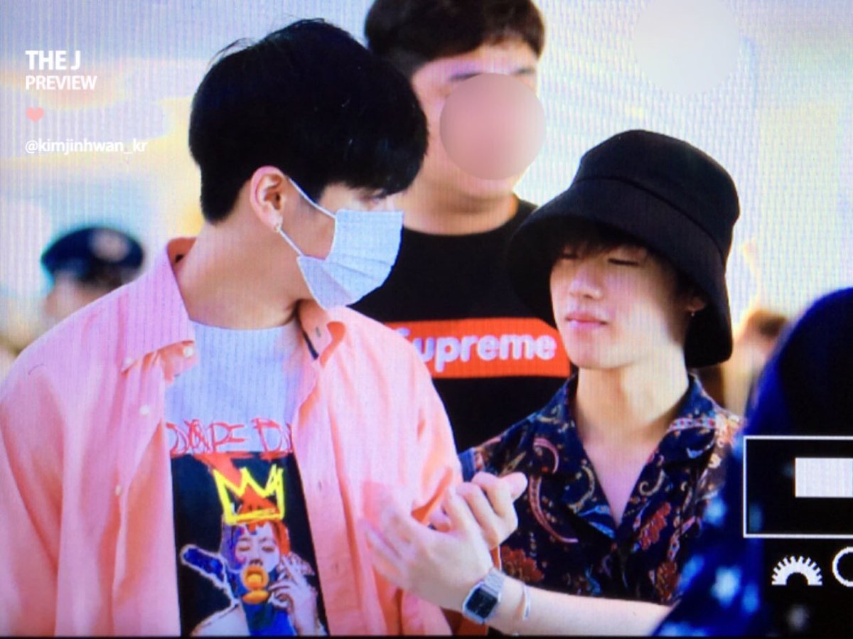 940207com's tweet photo. [PREVIEW] 170828 HND

(© THE J ) #JINHWAN #JAY #진환 #김진환 #iKON https://t.co/MzsWoU7PD3