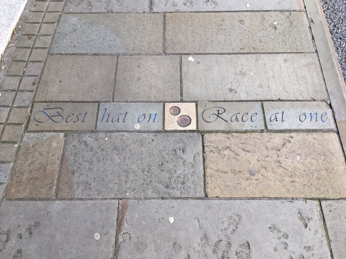 jpjpjp43's tweet image. 1:45, but close enough and good advice 🎩 @mdri407 @ontoawinner2 @ontoawinner1 @OntoawinnerNEWS #DoubleReflection #chepstowstreetart