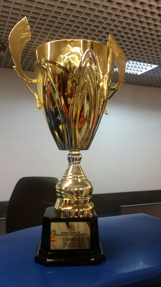 Va por vosotros amigos...
- Carles Monterde
- Víctor Gil
- Toni Hernández
Seguro que nos habéis empujado desde donde estéis.