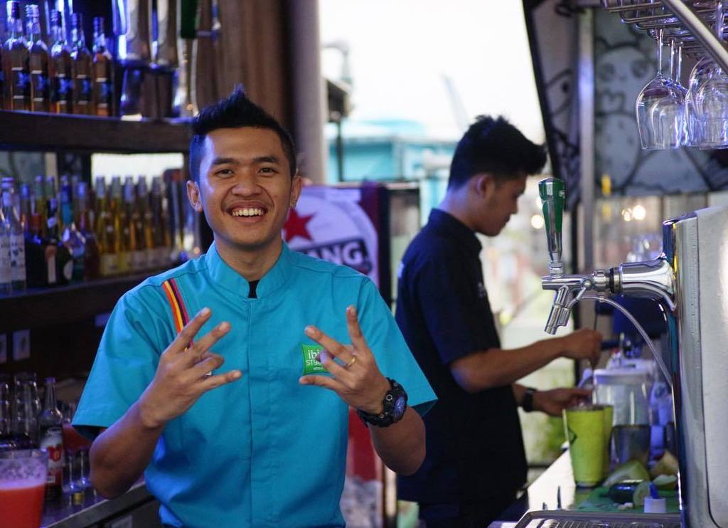 sahtrek's tweet photo. ibis Styles Yogyakarta new uniform

#ibis #styles #yogyakarta #feel #welcome #hotelier https://t.co/pNOszC3y22 https://t.co/4dBFTn10t7